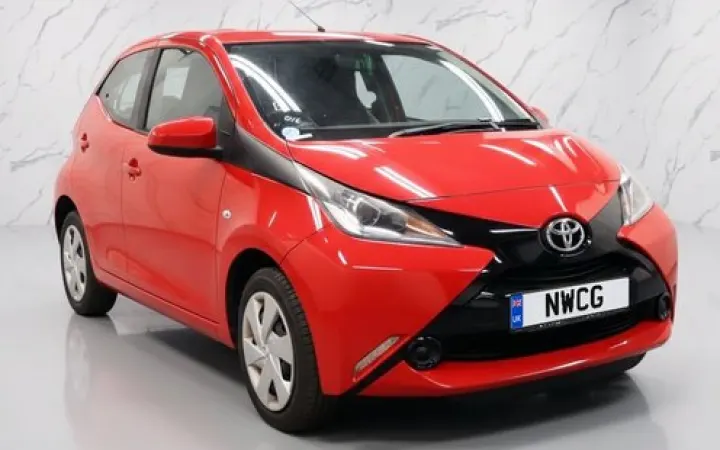 Toyota Aygo 1.0 VVT-i x-play Hatchback 5dr Petrol Manual Euro 6 (68 ps)
