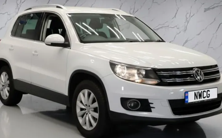 Volkswagen Tiguan 2.0 TDI BlueMotion Tech Match SUV 5dr Diesel Manual 4WD Euro 5 (s/s) (140 ps)